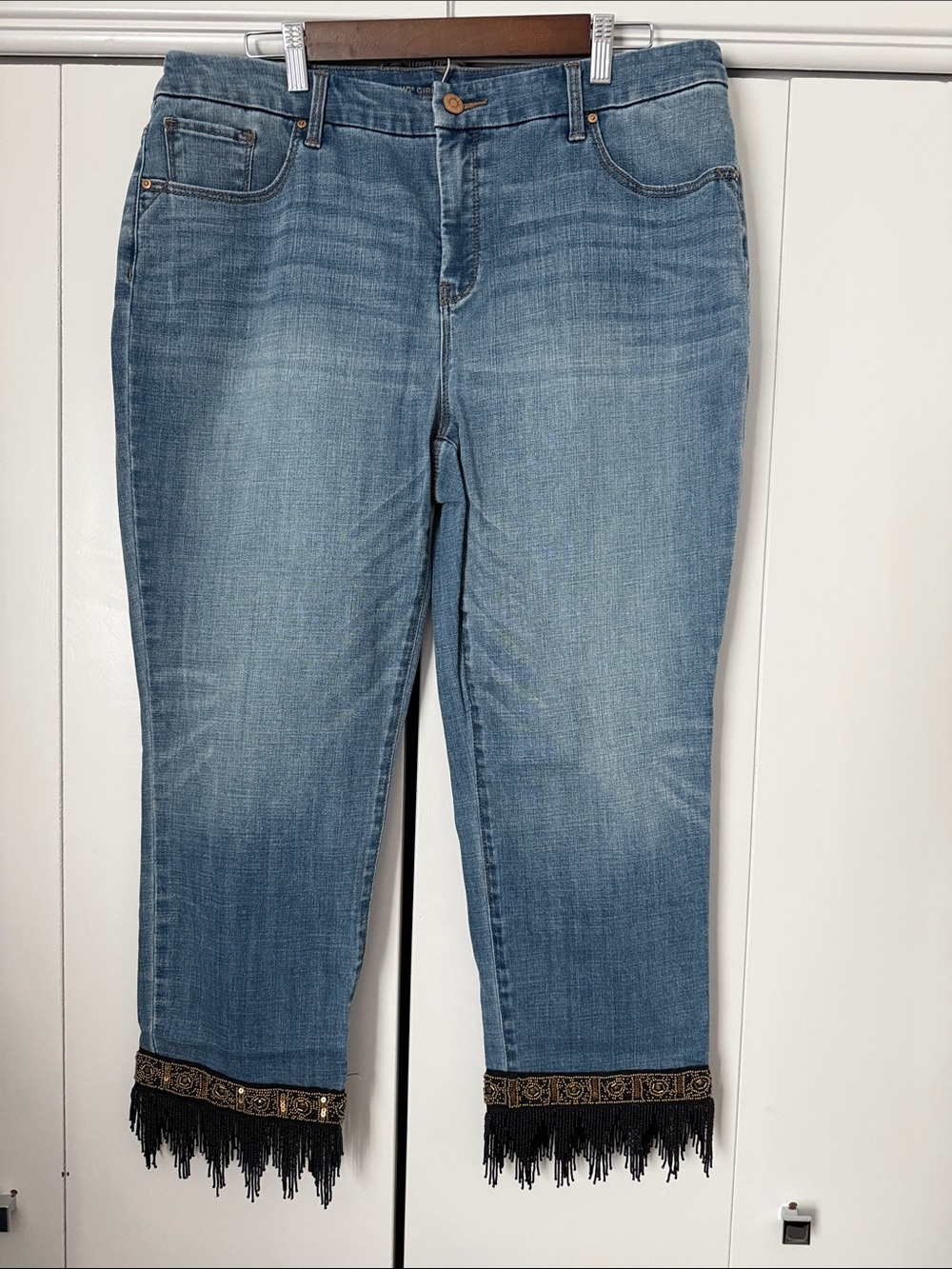 Chicos size 2.5 So Slimming Girlfriend Slim Leg Ankle